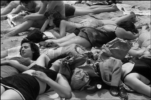 (c) Henri Cartier-Bresson / Magnum Photos