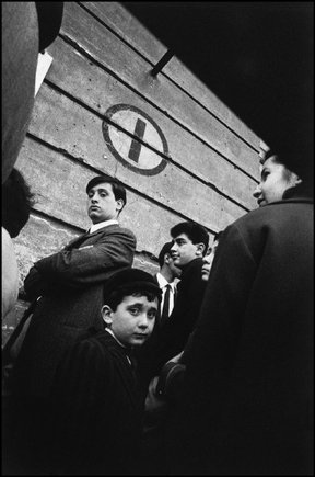 (c) Bruno Barbey / Magnum Photos