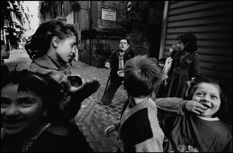(c) Bruno Barbey / Magnum Photos