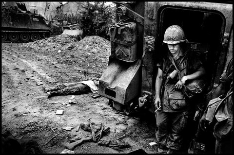 (c) Philip Jones Griffiths  / Magnum Photos