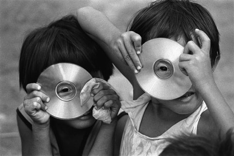 (c) Philip Jones Griffiths / Magnum Photos