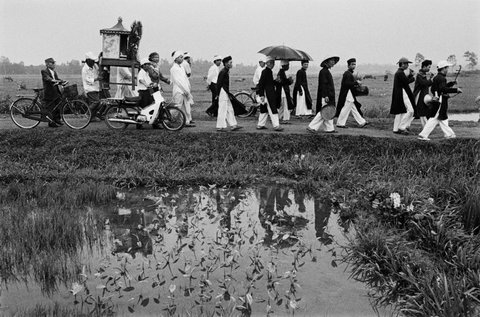 (c) Philip Jones Griffiths / Magnum Photos