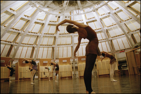 (c) Gueorgui Pinkhassov / Magnum Photos
