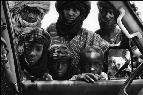 (c) Raymond Depardon / Magnum Photos